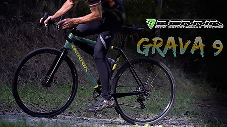 Carretera y montaña con la Berria GRAVA 9